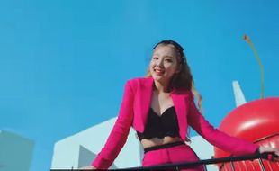 Lirik Lagu POP dari Nayeon di Album IM NAYEON