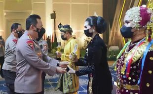 Polwan Cantik Grobogan Briptu Sefin Juara HUT ke-76 Bhayangkara