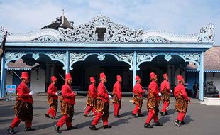 Catur Gatra Tunggal Keraton Surakarta, Kombinasi Jagad Alit dan Jagad Gede