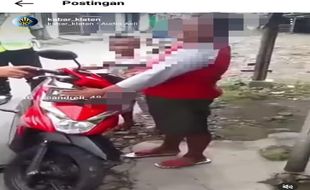 Tertangkap Basah Naik Motor Tanpa Helm, 2 Bocil Nangis di Depan Polisi