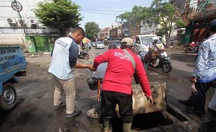 Fraksi PDIP DPRD Solo Minta Gibran Tertibkan Penutupan Saluran Drainase