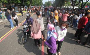 Nyamar Jadi Pengunjung, Tim Satpol PP Solo Awasi Copet di CFD