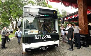 HUT ke-76 Pemkot Solo, Gibran Kenalkan Bus Ramah Difabel dan Lansia