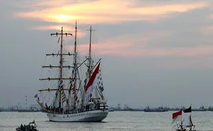 Mendikbudristek Lepas KRI Dewaruci Susuri Jalur Rempah Nusantara