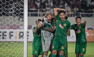 Samsul Arif Tak Mengambil Penalti Saat Hadapi PSS Sleman, Ini Alasannya