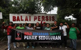 Suporter Persis Solo, PSIS, PSS Sleman Usung Slogan Penak Seduluran