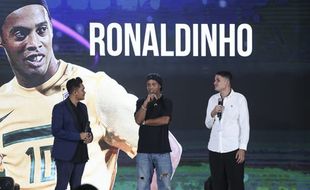 Legenda Sepak Bola Brasil Ronaldinho Siap Bermain untuk RANS Nusantara