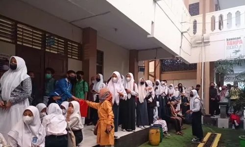 Server PPDB SMA/SMK Sempat Down, CPD Solo Ramai-Ramai Datangi Sekolah