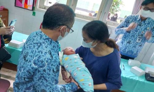 Bayi yang Sempat Dibuang Akhirnya Diambil Ibunya dari RSUD Karanganyar