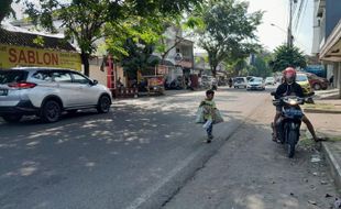 Bocah Pemulung Di Nusukan Ternyata Adik Bagas Pencari Rongsok di Klewer