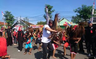 Keren! Flashmob Tari Bujang Ganong Diikuti Ratusan Anak di Ponorogo