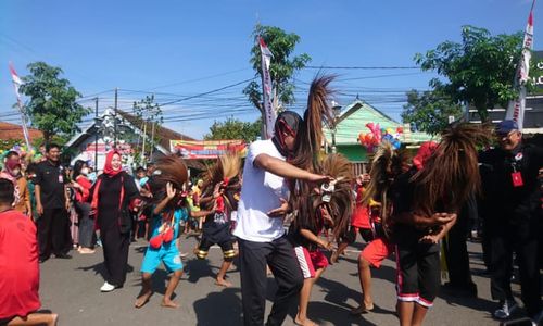 Keren! Flashmob Tari Bujang Ganong Diikuti Ratusan Anak di Ponorogo