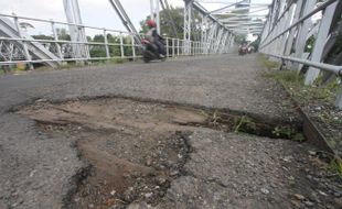 Hasil Uji Jembatan Jurug A Diserahkan ke DPUPR Solo, Perlu Banyak Perbaikan