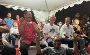 Begini Keseruan Ganjar-Rudy Nonton Denny Caknan di Vastenburg Solo