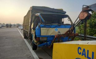 Terkuak! Penyebab Bus Eka Seruduk Truk di Tol Kebakkramat Karanganyar