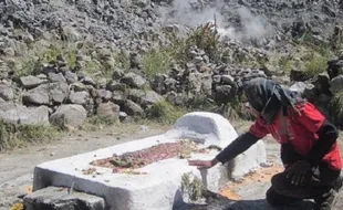 Makamnya di Gunung Sumbing, Ternyata Ki Ageng Makukuhan Bisa Terbang