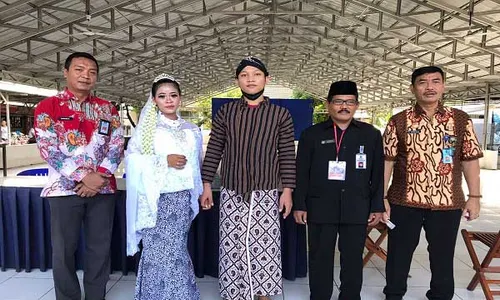 Haru! Warga Binaan Lapas Kedungpane Gelar Akad Nikah di Penjara