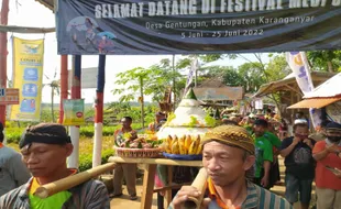 60 Tumpeng Iringi Panen Raya Padi Organik di Mojogedang Karanganyar