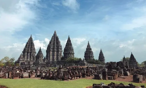 Harga Tiket Candi Prambanan Jauh Dibanding Borobudur, Cuma Gocap Bro!