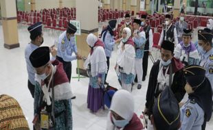 6 Jemaah Calhaj Embarkasi Solo Sempat Tak Boleh Terbang, Ini Kondisinya