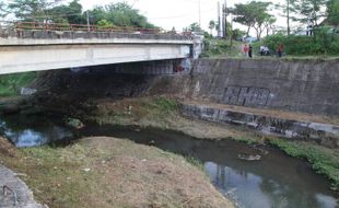 Terkuak! Pria Jatuh di Jembatan Pandansimping Ternyata Seorang Santri