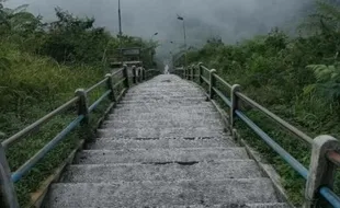 Akan Ada Tangga ke Puncak Lawu, Ternyata Gunung Ini Sudah Punya Duluan