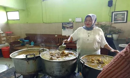 Langganan Pejabat, Ini Menu Terfavorit di Tengkleng Mbak Diah Sukoharjo