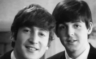 Sejarah Hari Ini: 6 Juli 1957 John Lennon Bertemu Paul MC Cartney