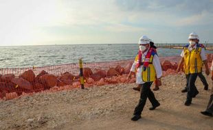 Logika Teknokratis Mengatasi Banjir Rob dan Demokrasi Ekologi Sosial