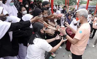 Peringatan Hari Anak Nasional di Banyumas, Ganjar Bagi Buku & Mainan