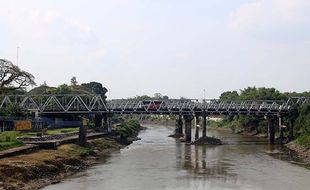 Menjaga Kehidupan Sungai Bengawan Solo