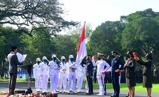 Presiden Jokowi Lantik 754 Perwira Remaja TNI-Polri di Istana Merdeka