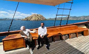 Naik Kapal Pinisi, Jokowi Tinjau Penataan Pulau Rinca TN Komodo di NTT