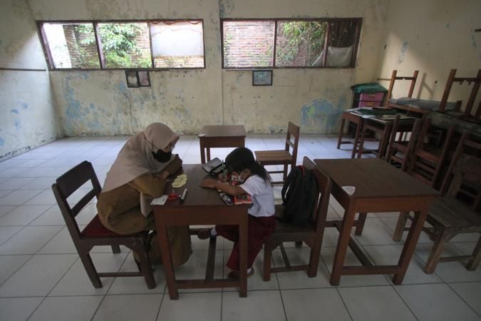 Menyusutnya Murid SD Negeri di Kota Solo