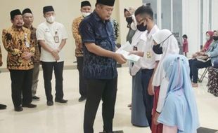 375 Anak Yatim karena Covid-19 di Karanganyar Terima Bantuan Baznas