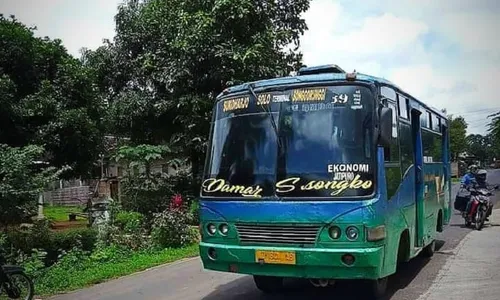 Sang Legenda! Naik Damar Sasongko Solo-Sukoharjo Serasa Bus Perang