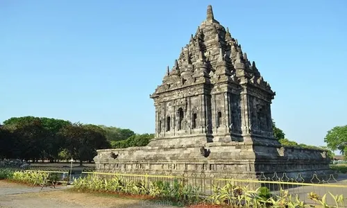 Candi di Klaten Ini Rusak Parah Saat Kali Pertama Ditemukan