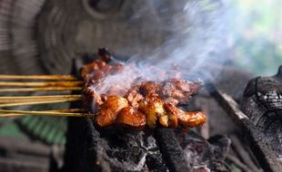 Daftar Warung Sate Kambing di Tegal yang Terkenal, Mana Favoritmu?