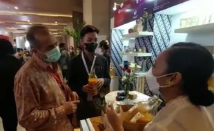 Delegasi G20 Baru Kali Pertama Minum Jamu Solo, Begini Komentarnya