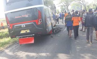 Terungkap! Identitas Pemotor yang Terlindas Bus Wisata di Karanganyar