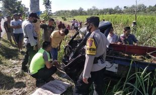 Pikap Tabrak Pohon di Gunungkidul, 1 Orang Meninggal & Pengemudi Kritis