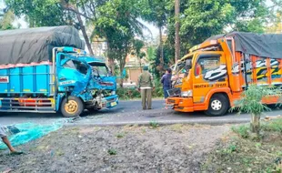 Kecelakaan Adu Banteng Truk di Kulonprogo, Dua Pengemudi Luka-Luka