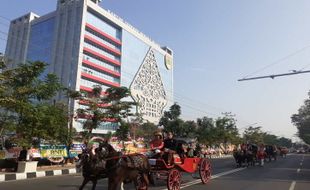 Kirab HUT ke-76 Sukoharjo, 8 Andong Angkut Forkopimda