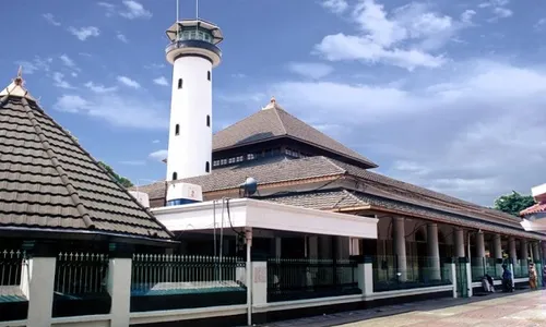 Daftar 3 Masjid Tertua di Surabaya, Semuanya Didirikan Sunan Ampel