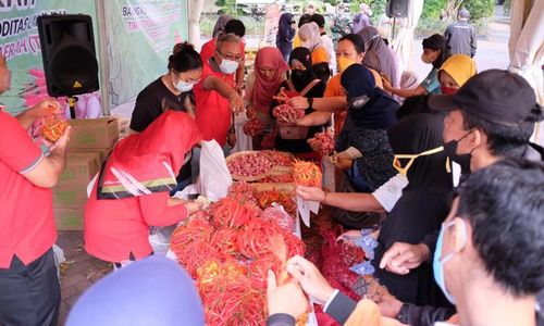 Pasar Murah, 2 Ton Bawang dan 1,5 Ton Cabai Ludes Diburu Warga Solo