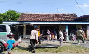 Nenek di Madiun Dihajar Cucunya Pakai Cangkul, Ini Penyebabnya