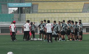 Skuad Persis Solo Langsung Jajal Rumput Stadion Patriot Candrabhaga