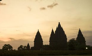 Sebenarnya Candi Prambanan Masuk Jogja atau Klaten?