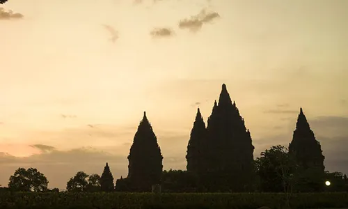 Sebenarnya Candi Prambanan Masuk Jogja atau Klaten?