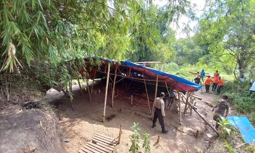 Brakkkk! Tempat Judi Sabung Ayam di Ngebrak Madiun Dibongkar